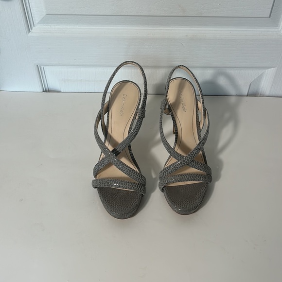 CALVIN KLEIN STRAPPY GRAY PIN HEELS SLIGHT PLATFORM GRAY IN SIZE 7.5 M - Picture 7 of 7